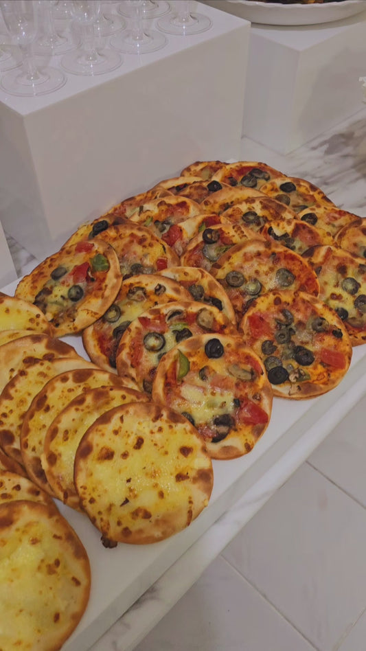 12 mini pizzas